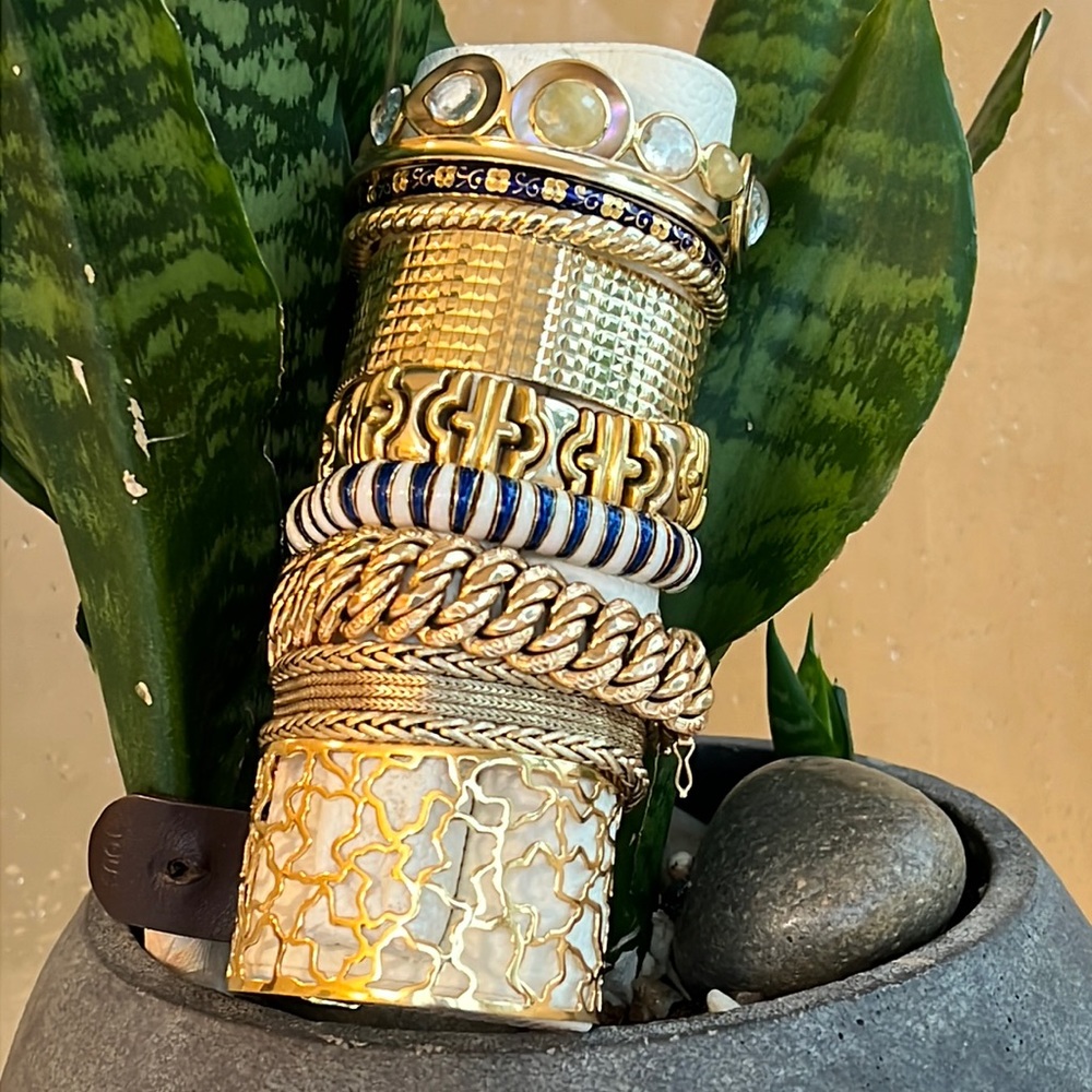 14,18, 22k gold and diamond bracelets - Picture 4 of 7